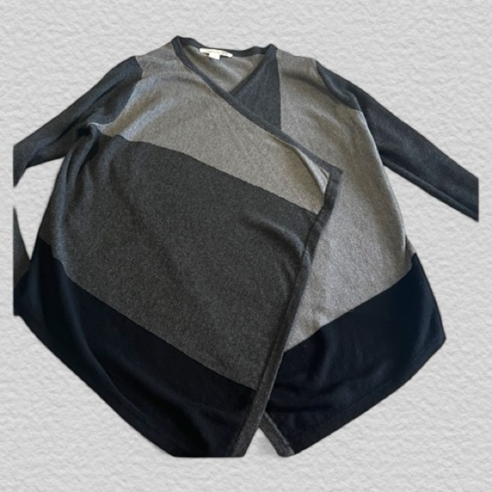 Stylish Kenneth Cole Black and Gray Cardigan